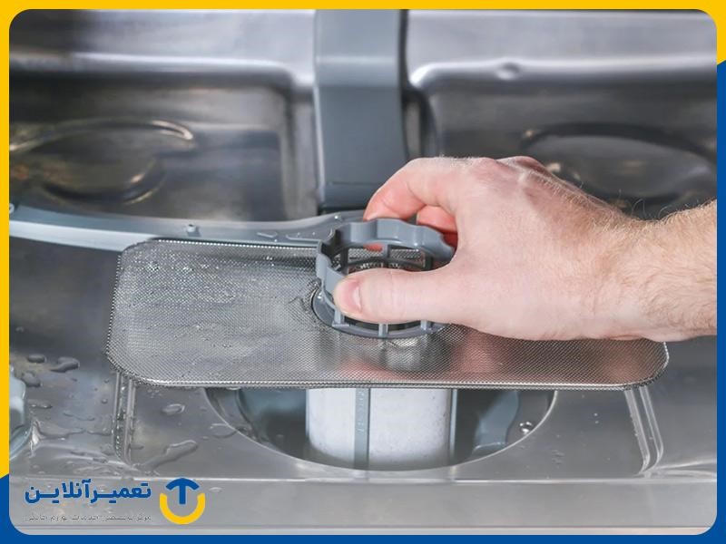 خرابی پمپ ماشین ظرفشویی؛ علت جمع شدن آب 