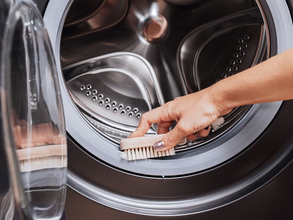 تمیز کردن لاستیک دور لباسشویی