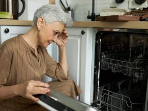 مهم‌ترین علت صدای ماشین ظرفشویی و روش‌های رفع آن