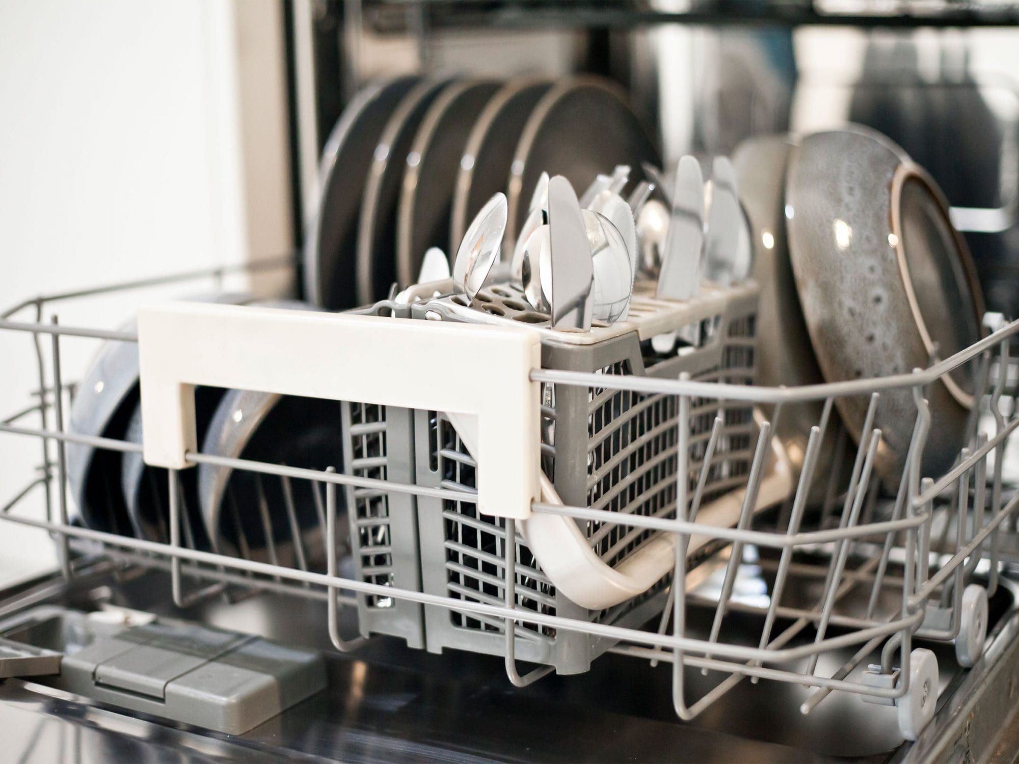 نحوه صحیح چیدمان ظروف داخل ماشین ظرفشویی