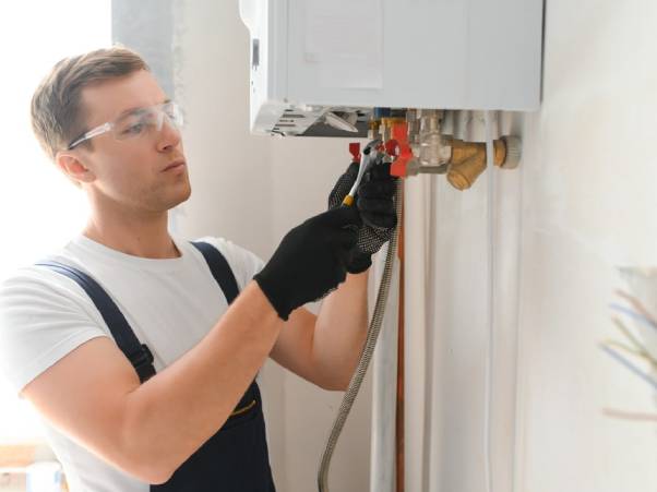 سرویس و تعمیر پکیج دیواری در محل